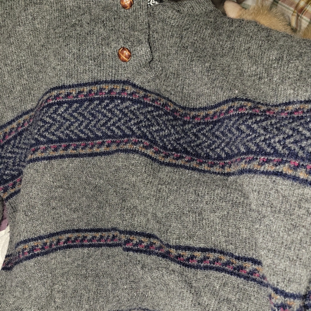 Men's sweater
